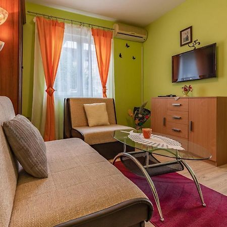 Nice Apartment In Premantura With Wifi Exterior photo